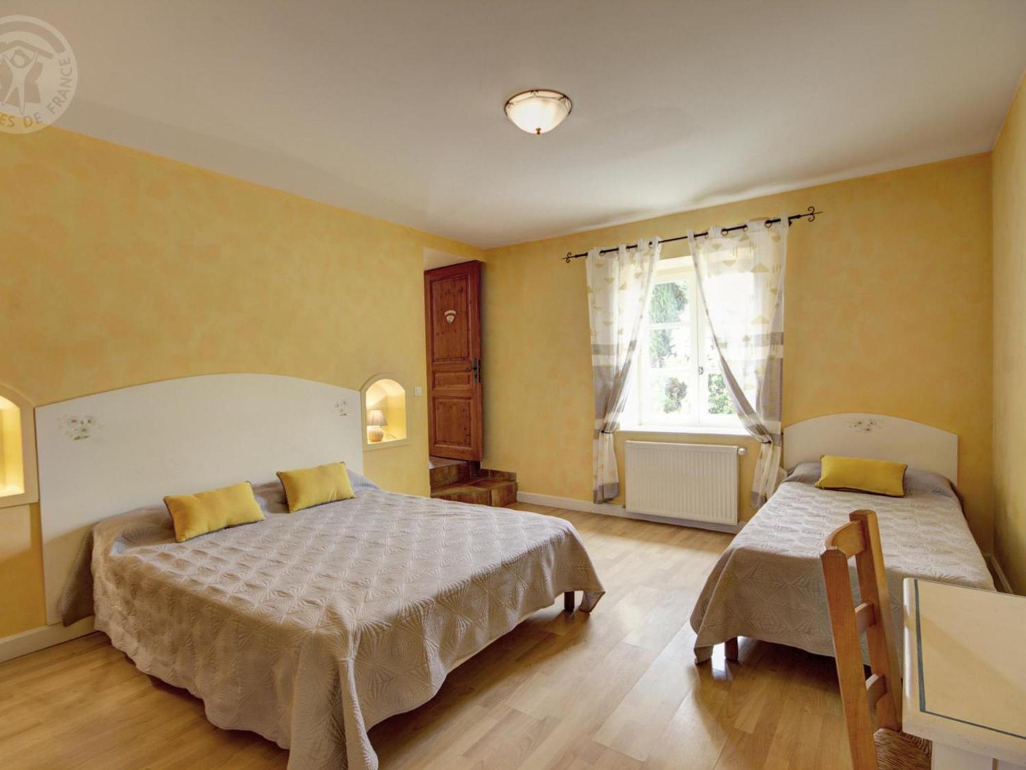 Belle Maison De Campagne Avec Piscine, 4 Chambres, Jardin Et Terrasse Pres De Montbrison - Fr-1-496-48 Chalain-le-Comtal Экстерьер фото