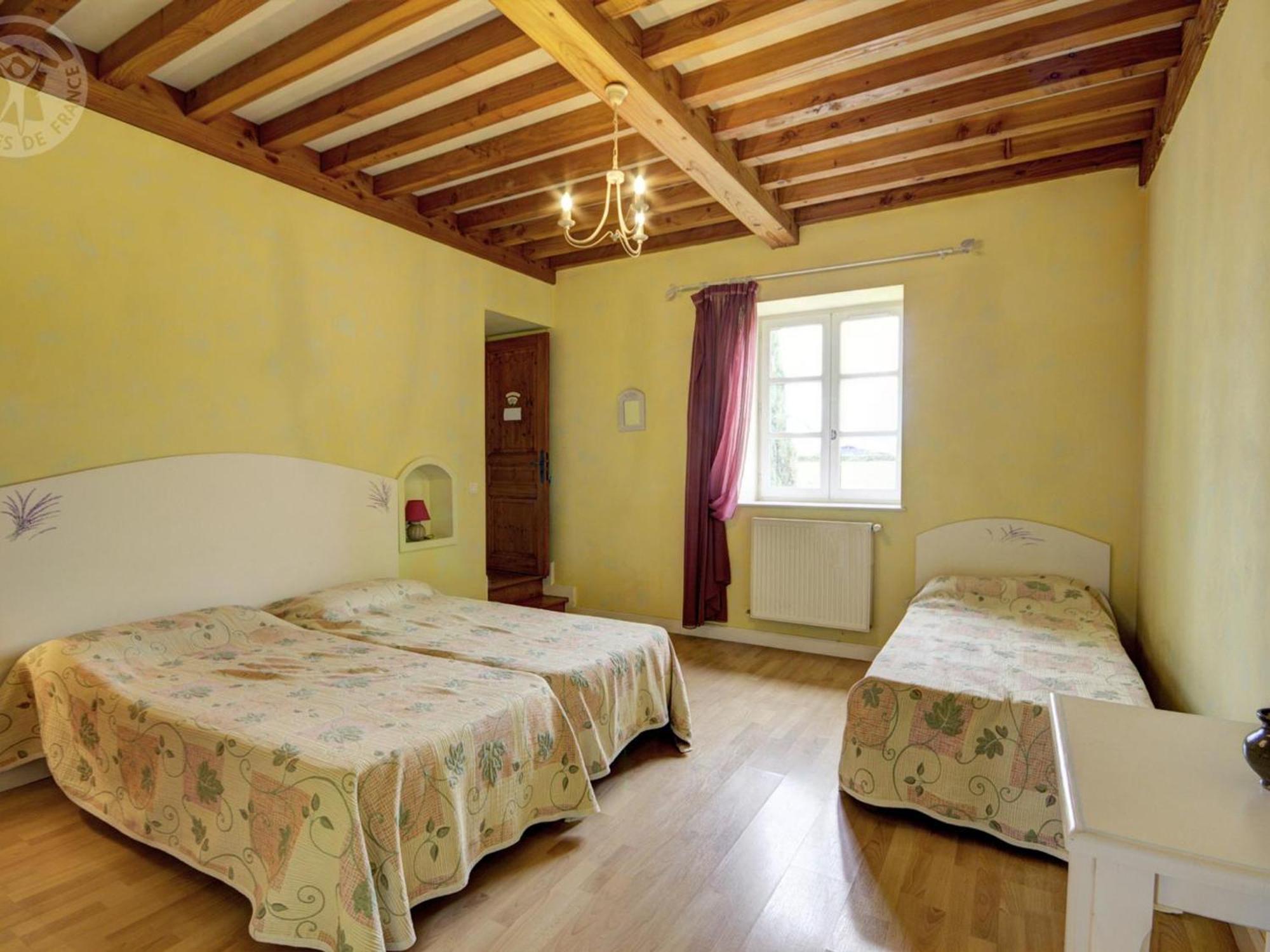 Belle Maison De Campagne Avec Piscine, 4 Chambres, Jardin Et Terrasse Pres De Montbrison - Fr-1-496-48 Chalain-le-Comtal Экстерьер фото
